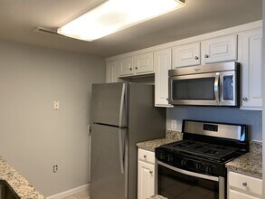 11710 Old Georgetown Rd in Rockville, MD - Building Photo - Building Photo