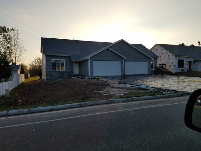 property at 1343 Moon Ridge Ct