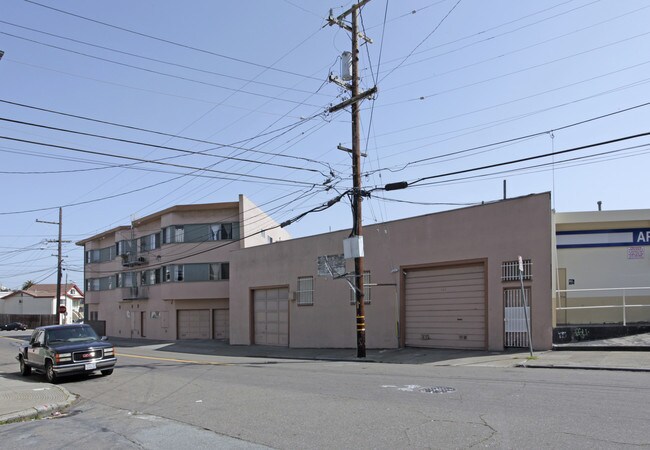 2512 Quint St in San Francisco, CA - Foto de edificio - Building Photo