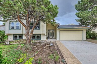 7649 Safari Cir in Colorado Springs, CO - Building Photo
