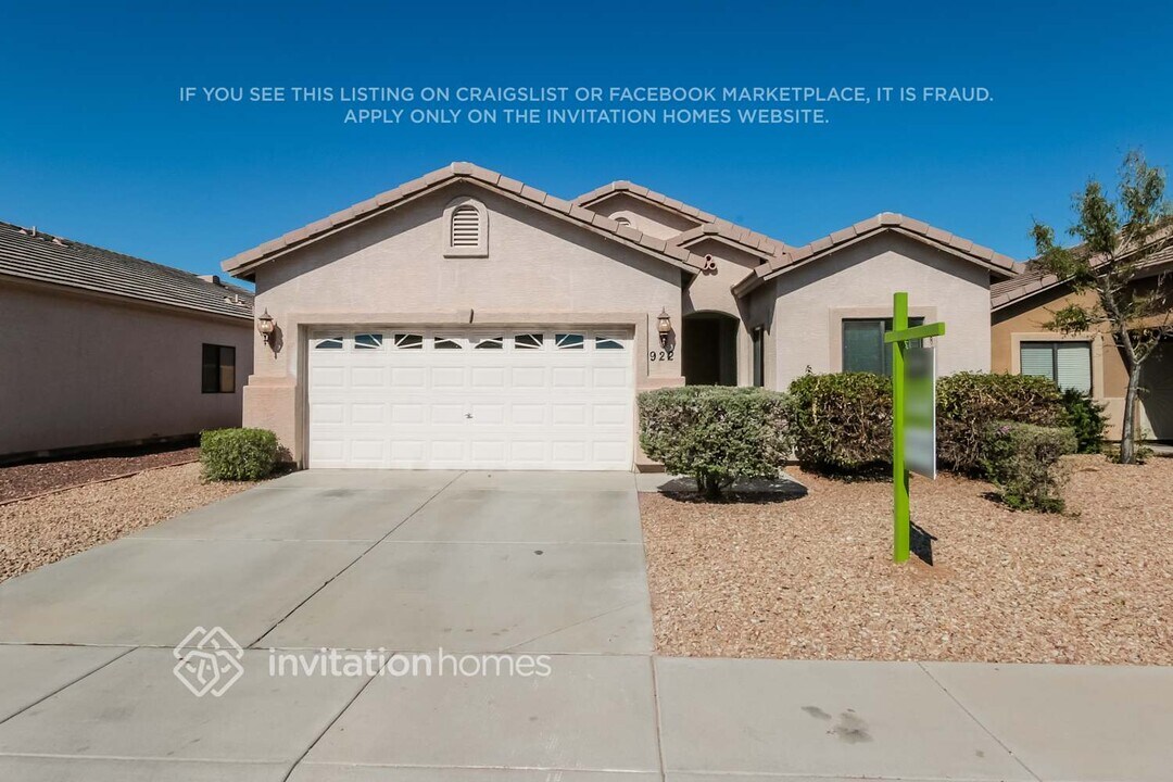922 W St Kateri Ave in Phoenix, AZ - Building Photo