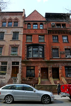 26 W 71st St in New York, NY - Building Photo - Building Photo