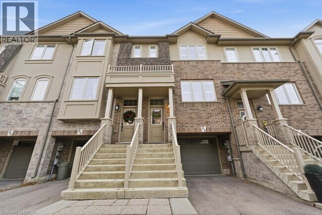 33 Barley Ln in Hamilton, ON - Building Photo - Building Photo
