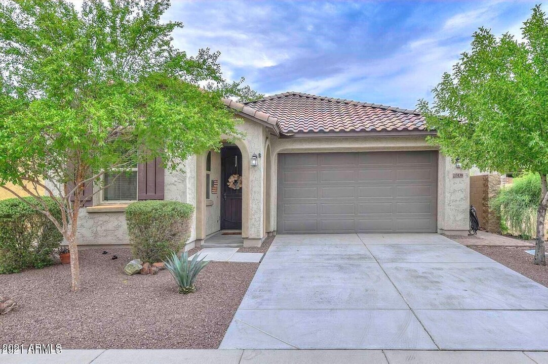 13138 W Lariat Ln in Peoria, AZ - Building Photo