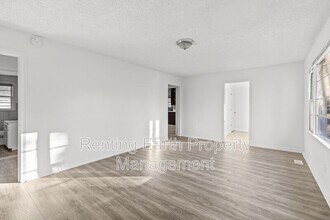 2321 4th St NE in Center Point, AL - Building Photo - Building Photo