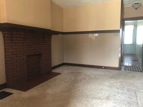1130 Race St in Mckees Rocks, PA - Building Photo - Building Photo
