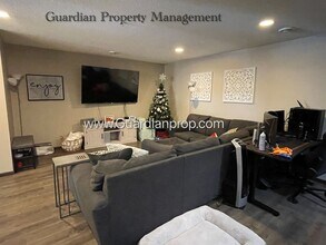 7958 210th St W in Lakeville, MN - Building Photo - Building Photo