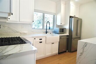 2 NE 108th St in Miami Shores, FL - Building Photo - Building Photo