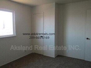 200 Northwoods Ave in Manteca, CA - Building Photo - Building Photo