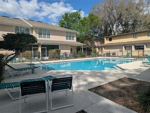 2508 SW 35th Pl in Gainesville, FL - Foto de edificio - Building Photo