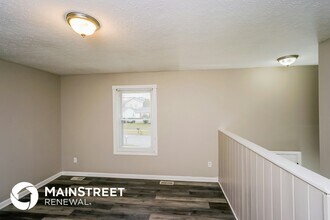 10509 Hillpark Dr in Louisville, KY - Building Photo - Building Photo