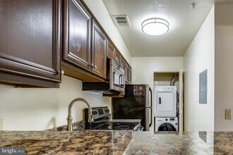 5804 Inman Park Cir-Unit -190 in North Bethesda, MD - Building Photo - Building Photo