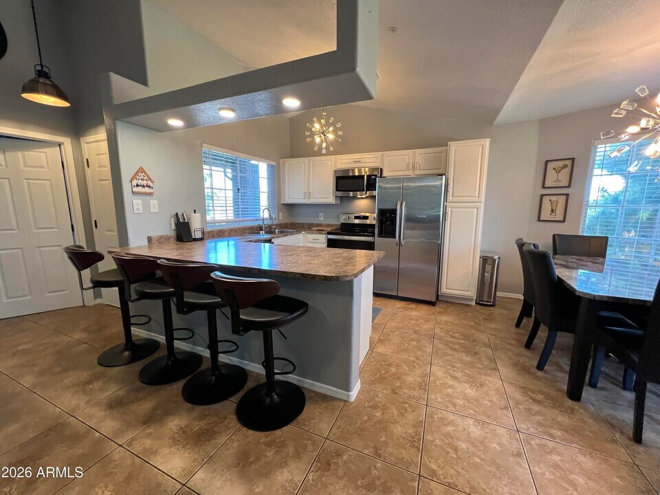 255 S Kyrene Rd in Chandler, AZ - Building Photo