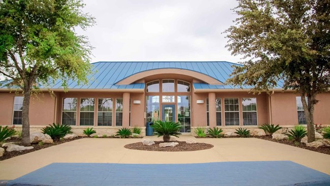 Summit Ridge in Converse, TX - Foto de edificio - Building Photo