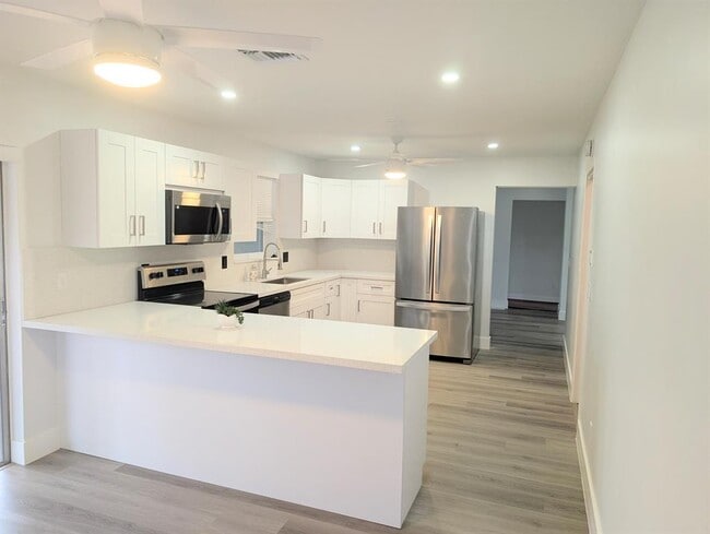 property at 10920 Gable St