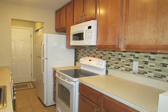 25(2F Village Park Dr in Fishkill, NY - Building Photo - Building Photo