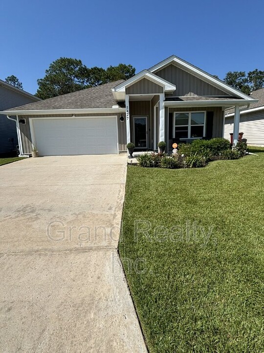 5427 Peach Dr in Milton, FL - Building Photo