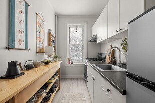 19 Fiske Pl in Brooklyn, NY - Building Photo