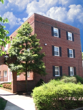 Knightsbridge Apartments in Arlington, VA - Building Photo