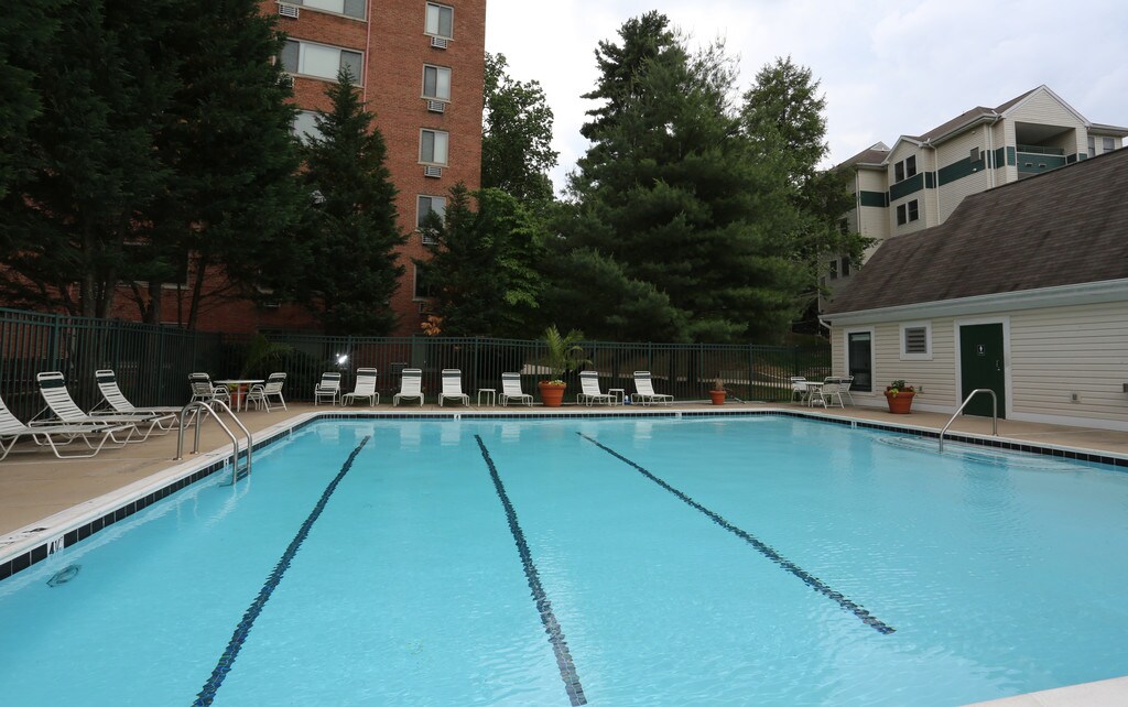 Pooks Hill Tower & Court Apartments in Bethesda, MD