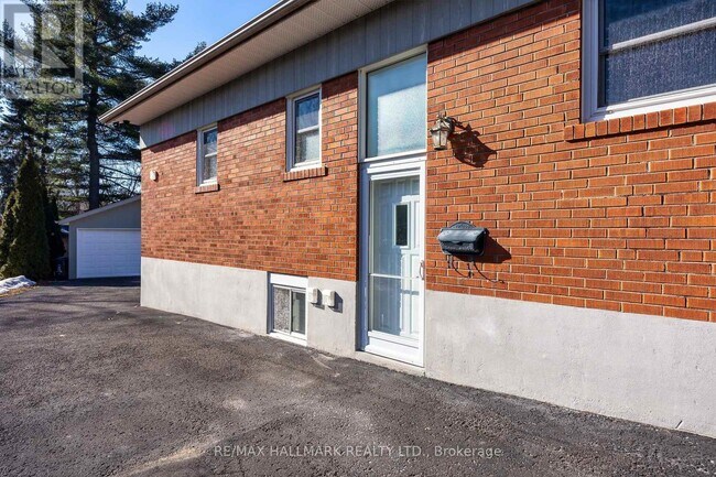 69 Lawson Rd in Toronto, ON - Building Photo - Building Photo