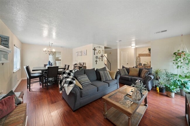 property at 33 Coralberry Rd
