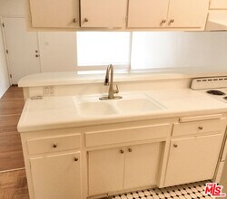 3376 Descanso Dr in Los Angeles, CA - Building Photo - Building Photo