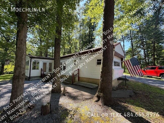 property at 7 Moechlin Ln