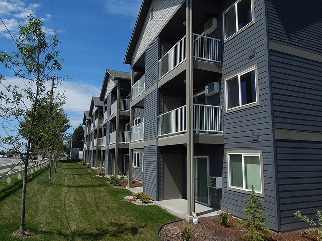 Somerset Meadows in Spokane Valley, WA - Building Photo