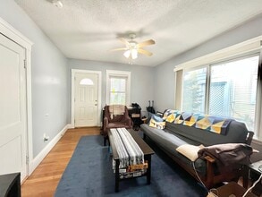 42 Day St, Unit 1 in Boston, MA - Building Photo - Building Photo