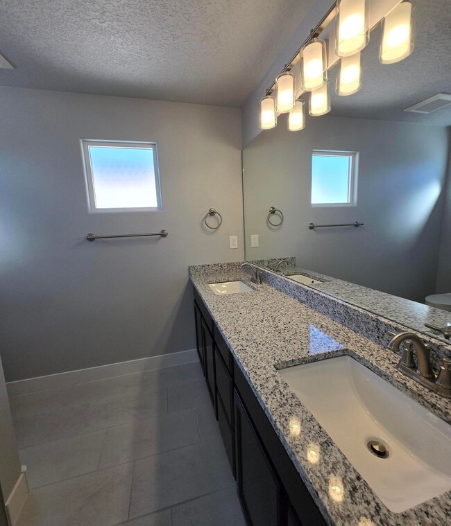 4022 Silver Springs Road NE in Rio Rancho, NM - Building Photo - Building Photo