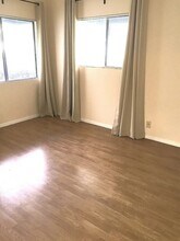 8320 Regents Rd in San Diego, CA - Building Photo - Building Photo