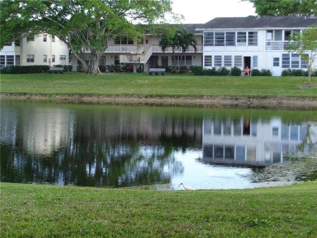 146 Lyndhurst G, Unit 146 in Deerfield Beach, FL - Foto de edificio - Building Photo