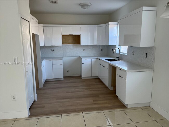 27501 SW 138th Ave in Homestead, FL - Building Photo - Building Photo