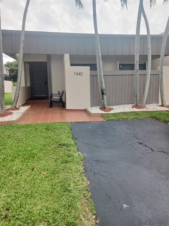 7440 SW 105th Pl in Miami, FL - Building Photo - Building Photo