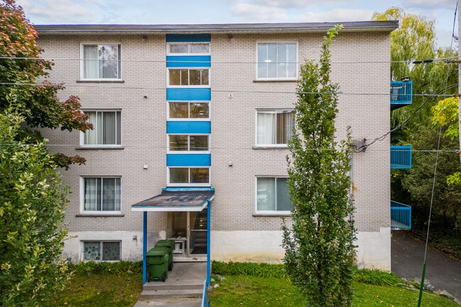 490 Bord-Du-Lac Ch