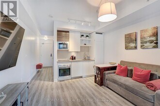 60 Annie Craig Dr in Toronto, ON - Building Photo - Building Photo