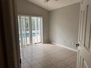 10457 Canary Isle Dr in Tampa, FL - Building Photo - Building Photo
