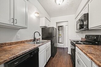 11730 Arbor St in Omaha, NE - Building Photo - Building Photo