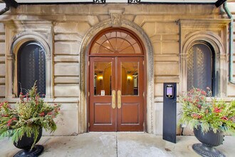 431 W Oakdale Ave in Chicago, IL - Building Photo - Building Photo