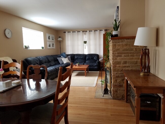 121 Grove Ave, Unit 1