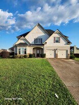 11 Memorial Dr in Fort Mitchell, AL - Building Photo