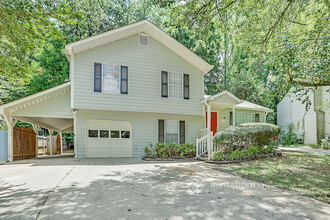 4468 Highland Pl NE in Marietta, GA - Building Photo - Building Photo