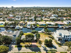 2710 NE 48th Ct in Lighthouse Point, FL - Foto de edificio - Building Photo