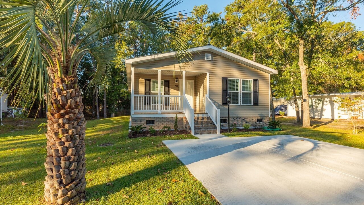 Ocean Pines in Murrells Inlet, SC - Building Photo