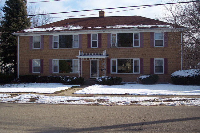 436 Campbell Ave in Kalamazoo, MI - Foto de edificio - Building Photo