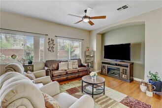 7024 N Caribou Ridge St in Las Vegas, NV - Building Photo - Building Photo