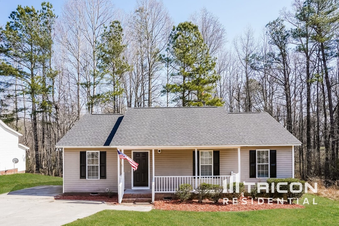 1027 Laurel Leaf Rd in Zebulon, NC - Building Photo