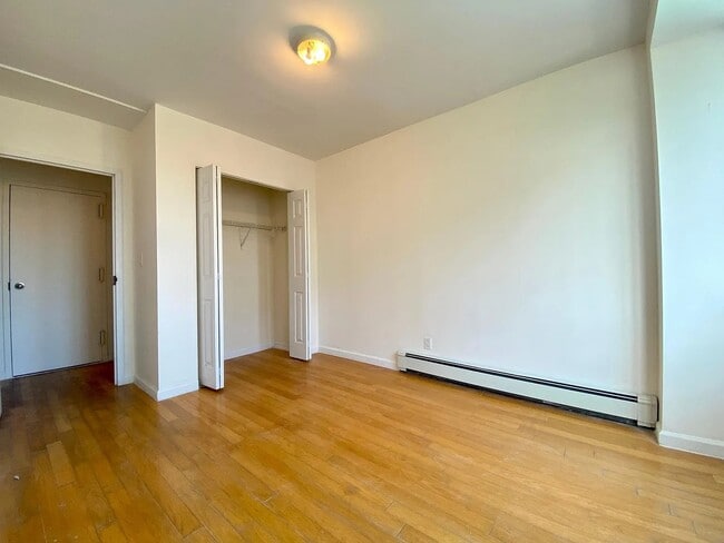 41-25 Kissena Blvd in Queens, NY - Building Photo - Building Photo