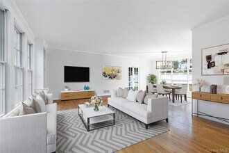 65 Reymont Ave in Rye, NY - Building Photo - Building Photo